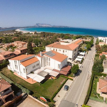 Hotel Al Faro Spiaggia La Cinta Santeodoro San Teodoro  Εξωτερικό φωτογραφία