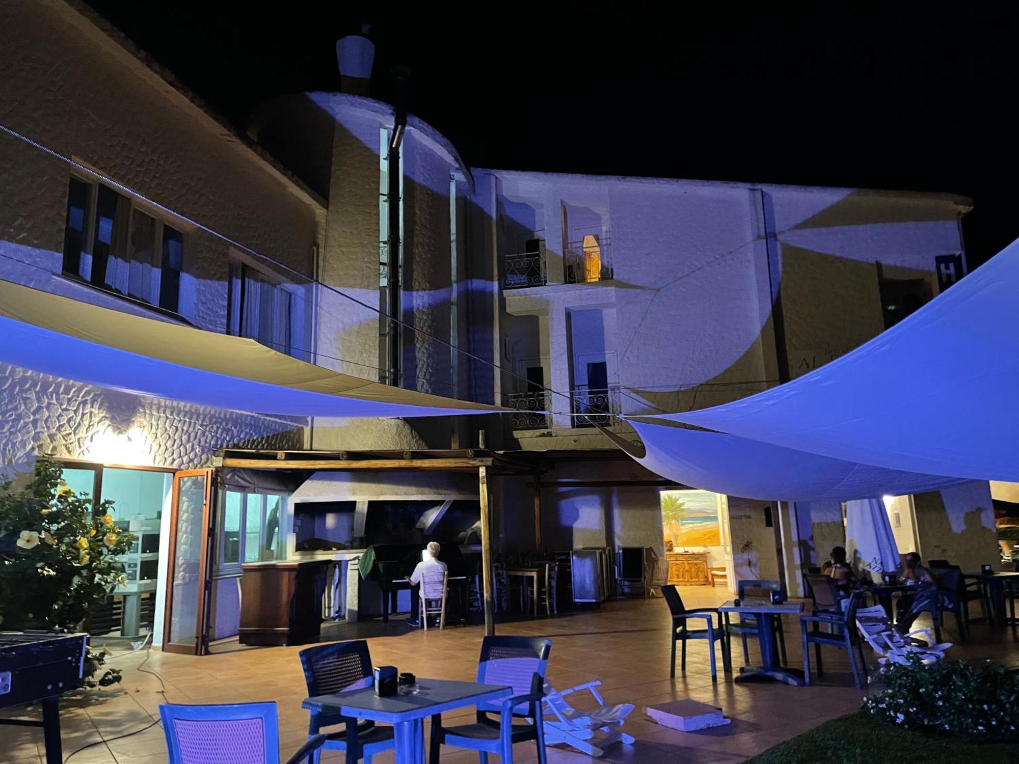 Hotel Al Faro Spiaggia La Cinta Santeodoro San Teodoro  Εξωτερικό φωτογραφία