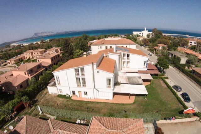 Hotel Al Faro Spiaggia La Cinta Santeodoro San Teodoro  Εξωτερικό φωτογραφία